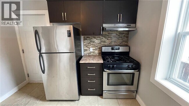 Photo du bâtiment - 1544 King St E