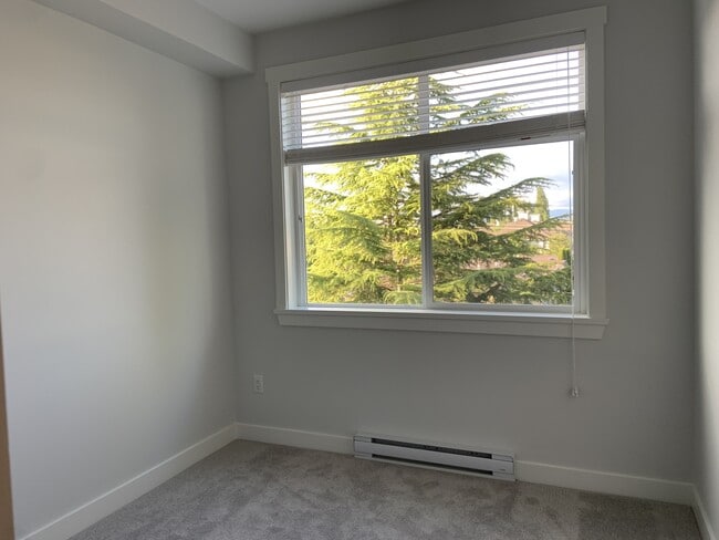 Photo du bâtiment - 20686 Eastleigh Crescent
