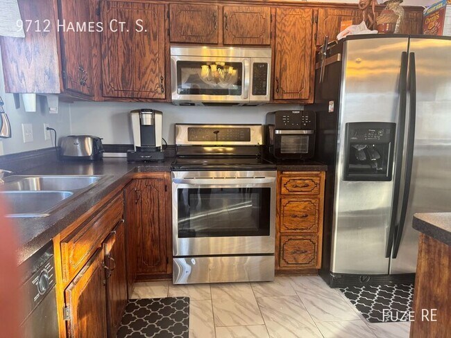 Foto del edificio - 9712 Hames Ct S
