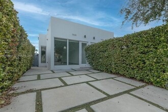 Building Photo - 3662 SW 24th Ter