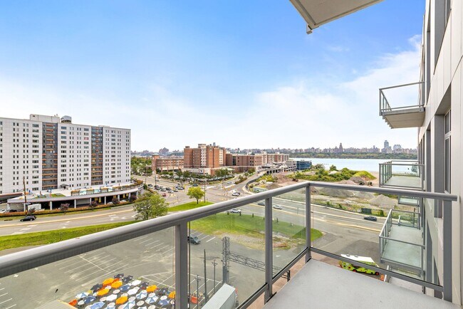 Foto del edificio - 143 Old River Rd