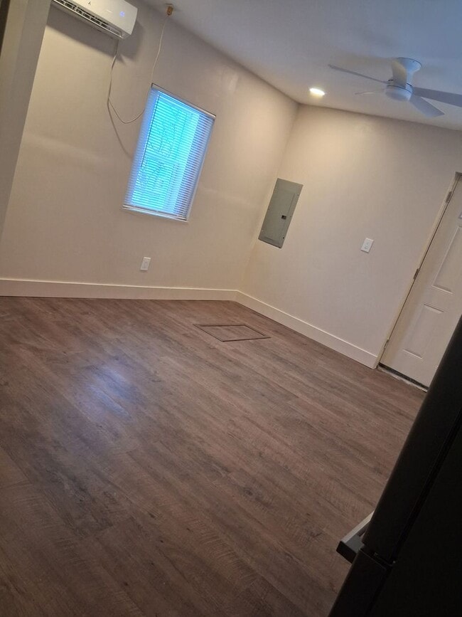 Photo - Quaint Newly-renovated Bungalow House