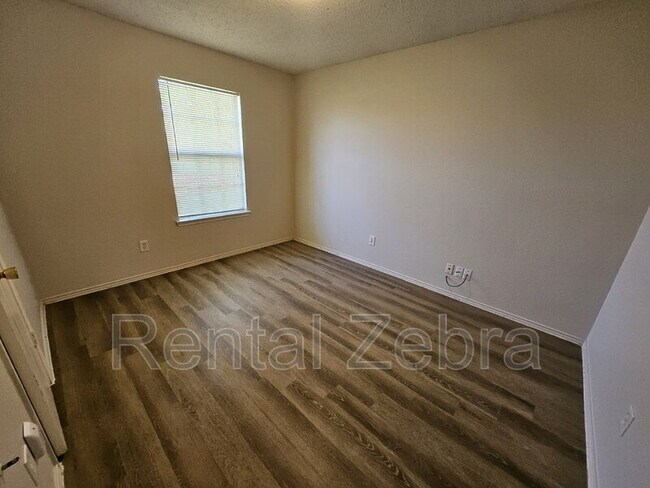 Foto del edificio - 2841 McKenzie Ln