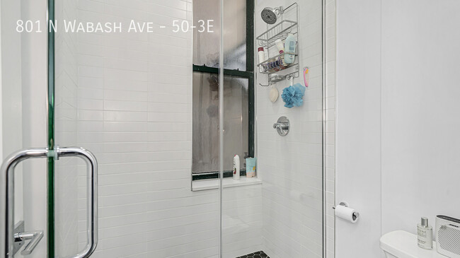 Building Photo - Freshly Rehabbed 3 Bed 2.5 Bath in Amazing...