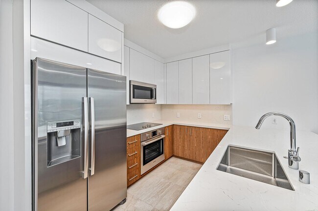 Building Photo - Azure Ala Moana #3106 - Urban living in Ho...
