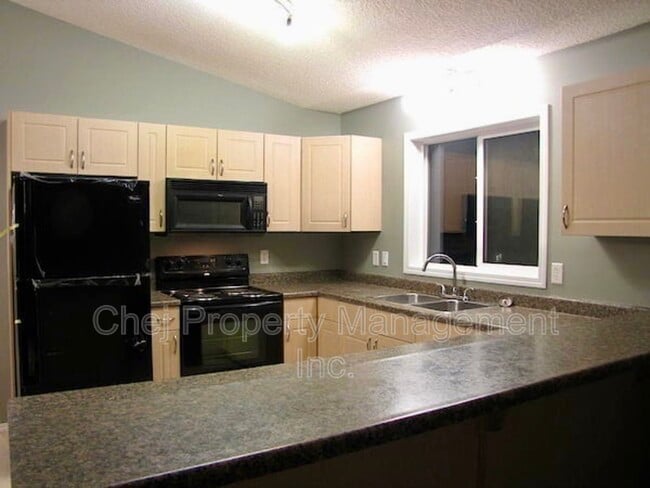 Photo du bâtiment - 148 Brintnell Blvd NW