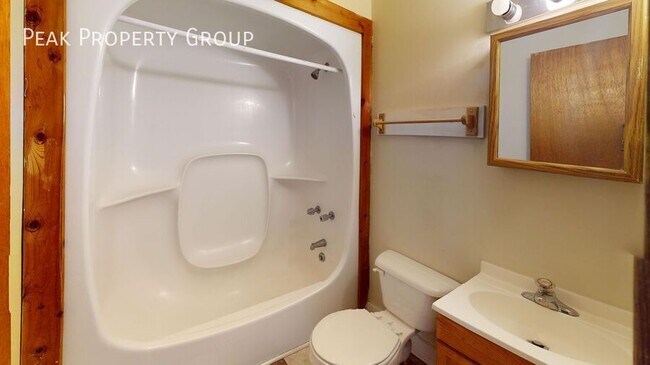 Foto del edificio - 1366 Indianola Ave