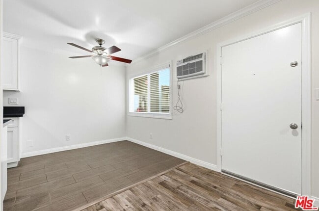 Building Photo - 1939 Selby Ave