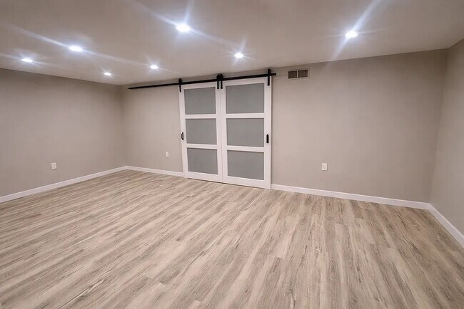 Foto del edificio - Avon Parks