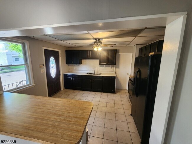 Foto del edificio - 1039 East Blvd