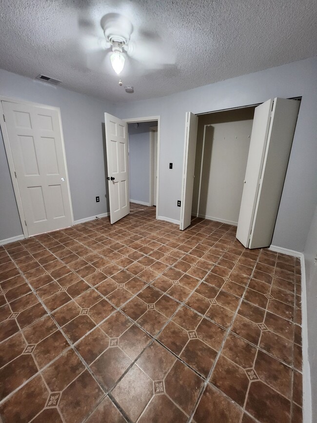 Building Photo - 404 Cocoa Ct