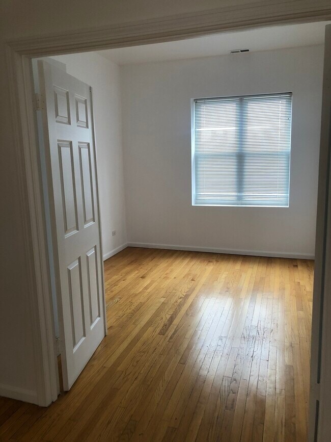 Foto del edificio - 1133 E 61st St
