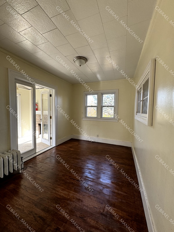 Building Photo - 2500 S Saginaw St