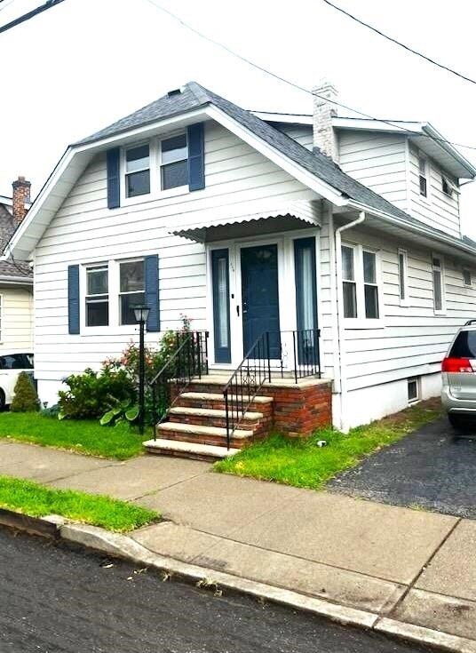 Primary Photo - 110 Rutherford Pl