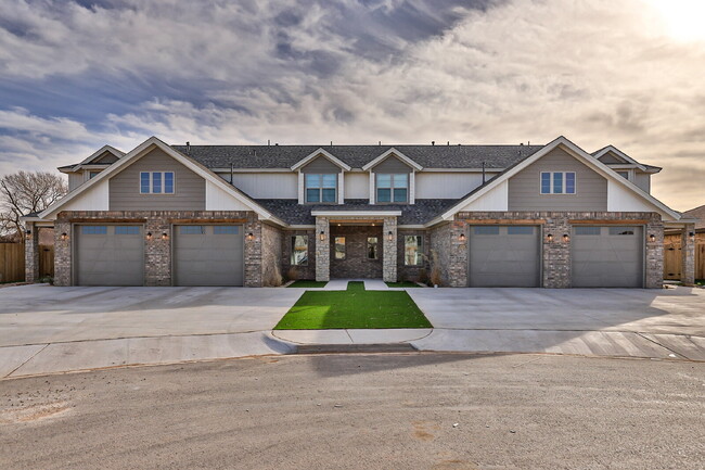 Building Photo - Beautiful 2 Story Town Homes located in So...