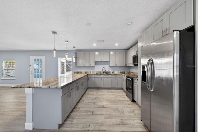 Foto del edificio - SINGLE FAMILY HOME IN DOWNTOWN KISSIMMEE! 3/2