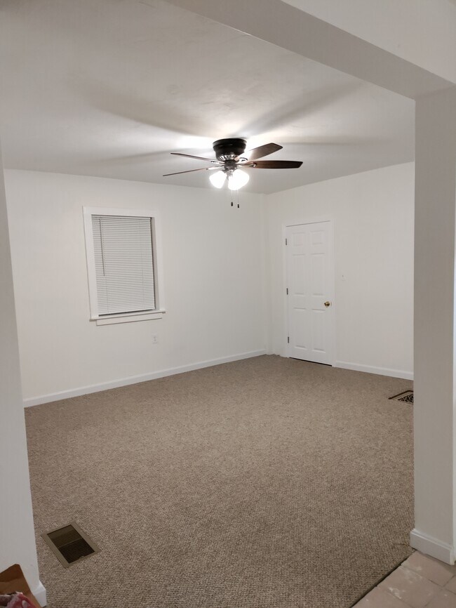 Large Living Room - 103 Elm St