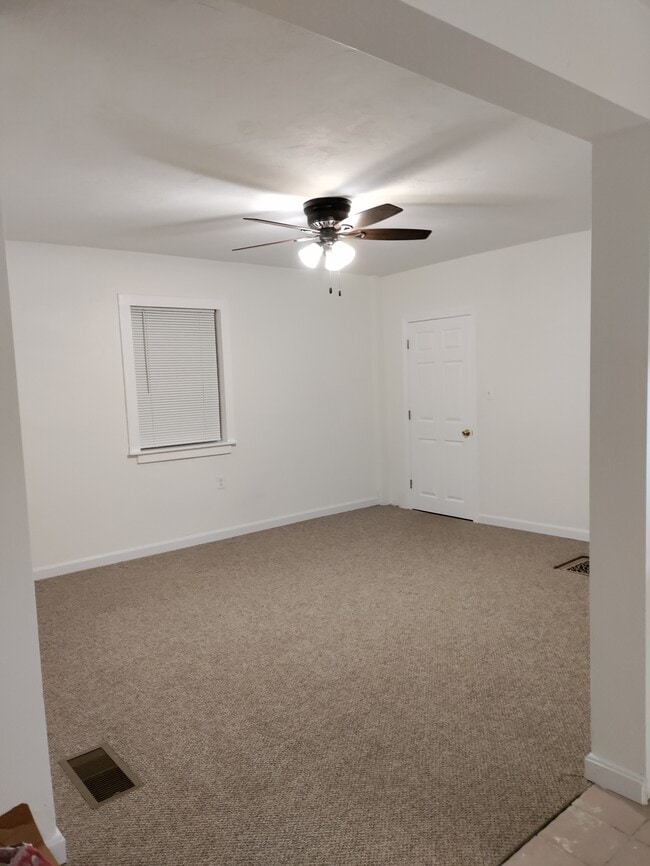 Large Living Room - 103 Elm St