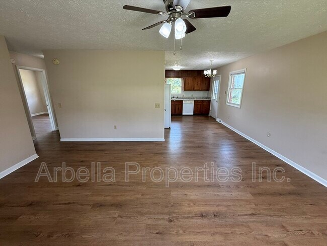 Foto del edificio - 915 Kendrick Creek Rd