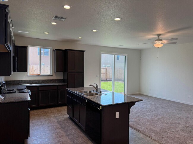 Building Photo - 4671 Irma Dr