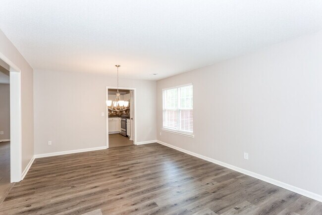 Foto del edificio - 922 Grassy Patch Ln