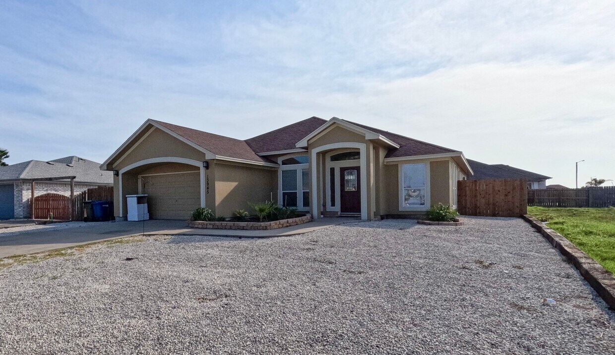 13945 Lanyard Dr, Corpus Christi, TX 78418 House Rental in Corpus