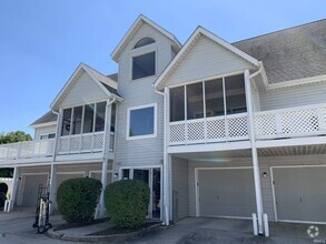 Building Photo - 1336 S College Mall Rd