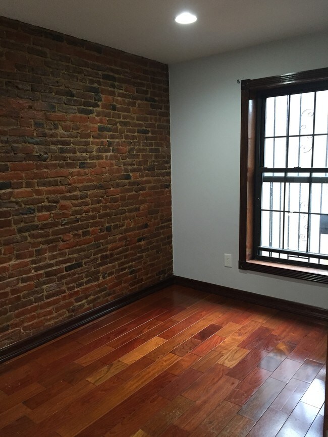 Building Photo - 845 Greene Ave