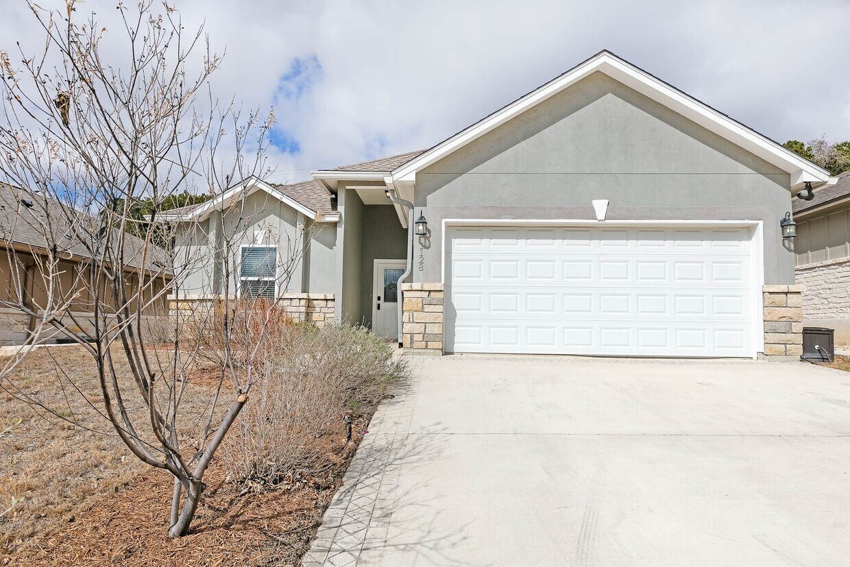 1128 Norfolk Ln, Kerrville, TX 78028 House Rental in Kerrville, TX