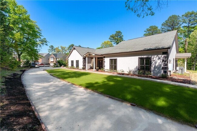 Foto del edificio - 2320 Copper Trail Ln NE