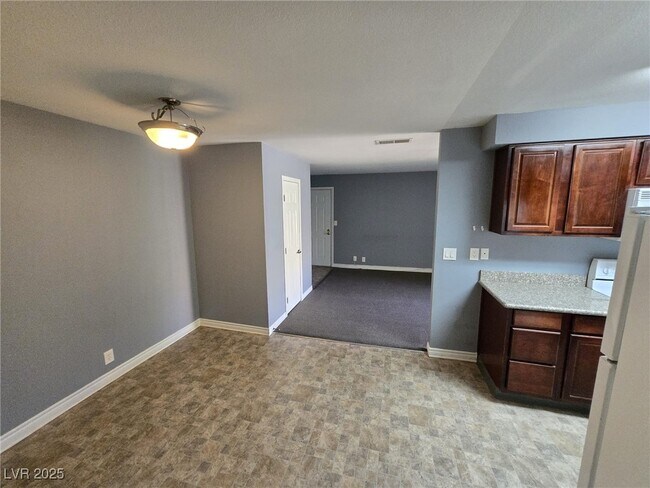 Building Photo - 5060 Indian River Dr
