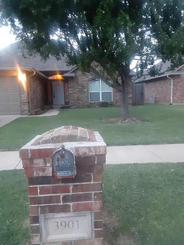 Photo - 3901 Ashley Terrace (Yukon, OK)