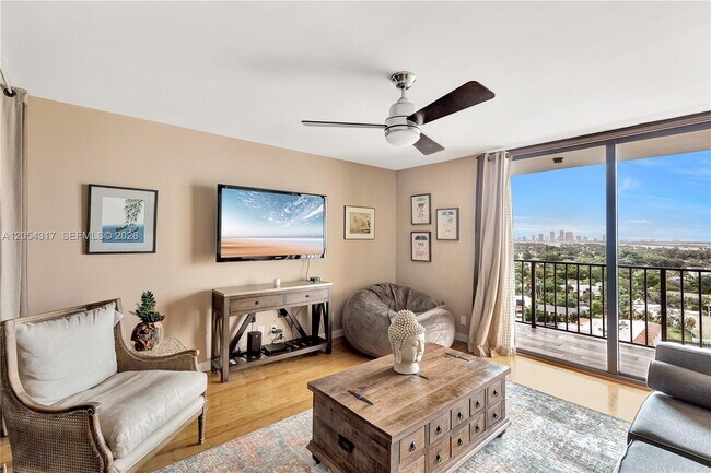 Foto del edificio - 2625 Collins Ave