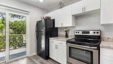 Building Photo - 785 Crystal Lake Dr