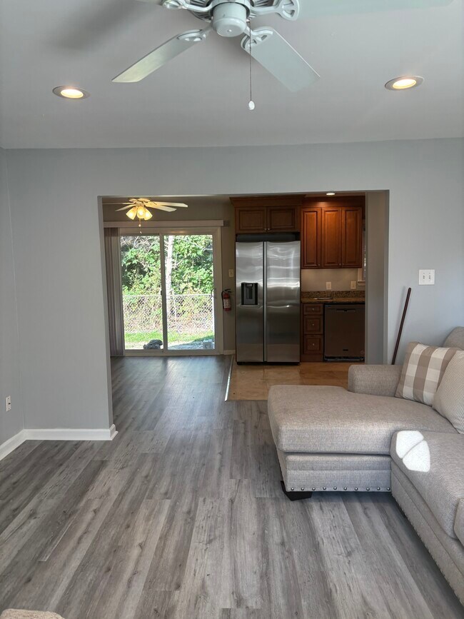 Sala de estar - 87 Tansboro Rd