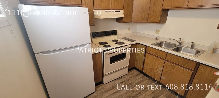 Primary Photo - 2 bed/1 bath apartment in Prairie Du Sac, WI!