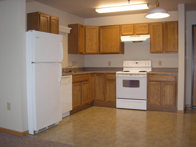 large kitchen - 122 W Main St