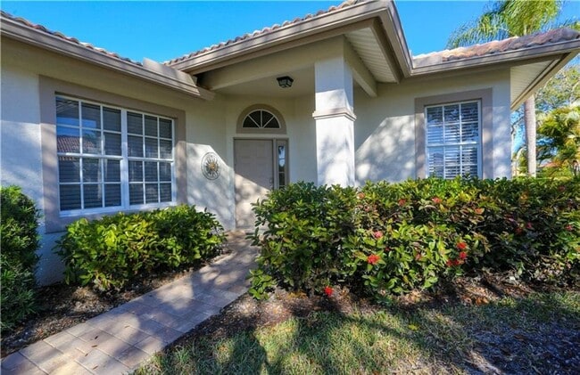 Building Photo - ** 2 PLUS DEN STUNNING WORTHINGTON COUNTRY...