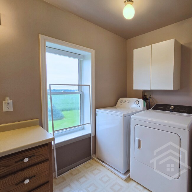 Photo du bâtiment - 405194 Beaconsfield Rd