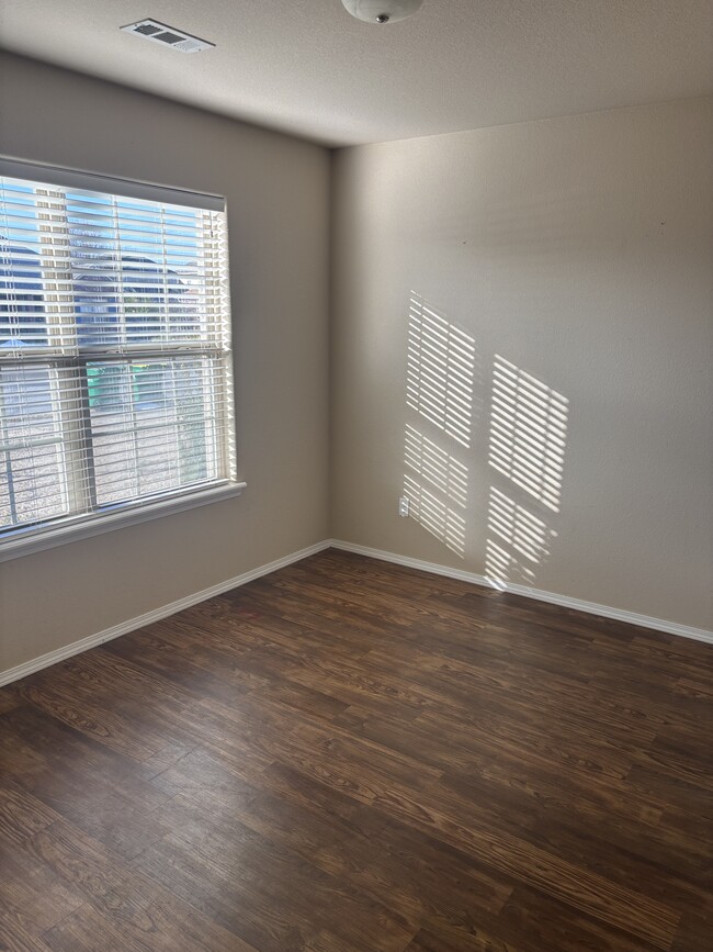 Building Photo - 630 Saddlehorn Dr