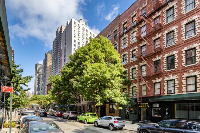Foto del edificio - 309 E 95th St