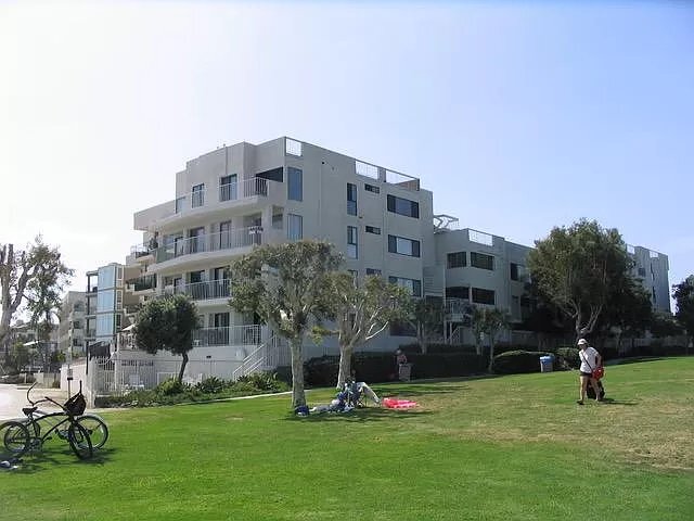Building Photo - 1251 Parker Pl