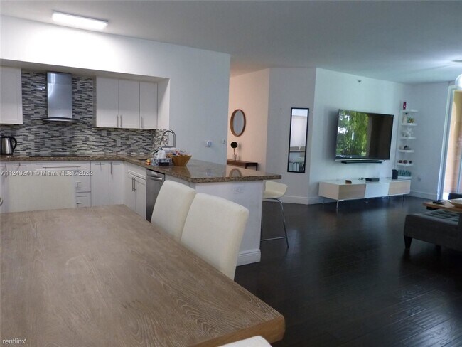 Foto del edificio - 3 br, 2 bath Condo - 19601 E Country Club ...