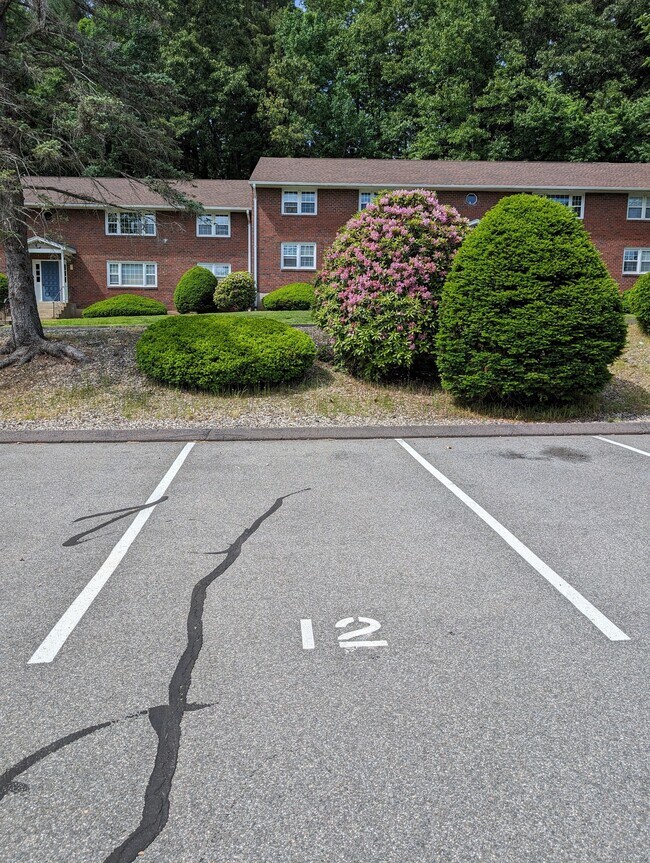 Foto del edificio - 4 Loveland Hill Rd