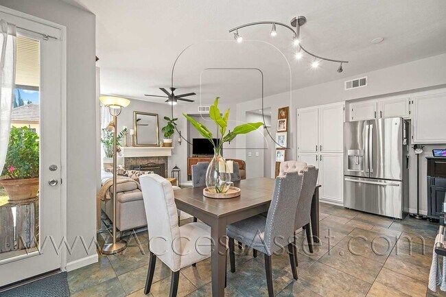 Foto del edificio - Beautiful 3 Bed/2.5 Bath Home In Desirable...