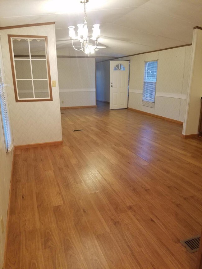 32602 Karina Pl, Macon, MO 63552 House Rental in Macon, MO