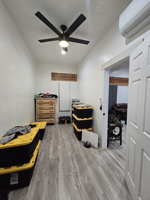 Building Photo - 918 3385 S