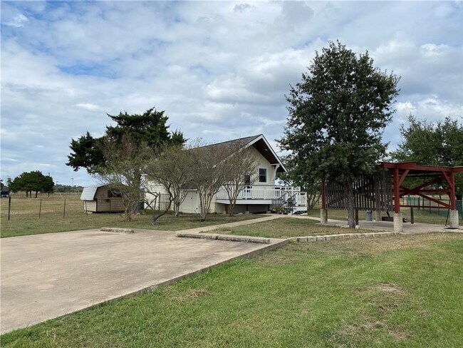 Building Photo - 472 High Grove Rd