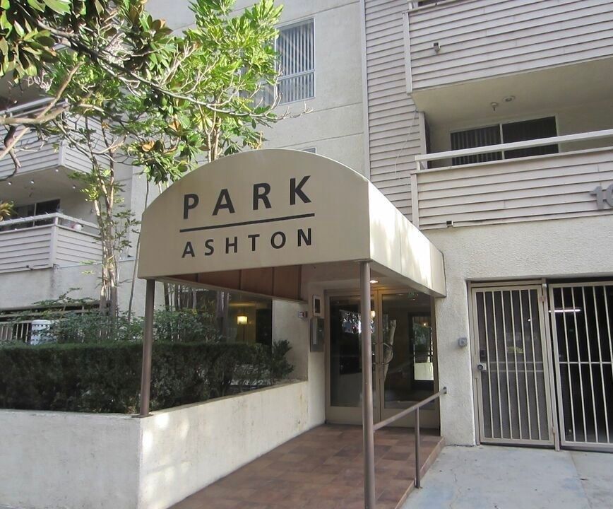 Foto principal - 10960 Ashton Ave