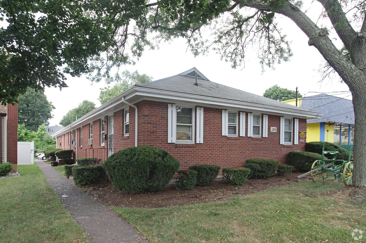 West Middle Exterior - West Middle Turnpike Apartments